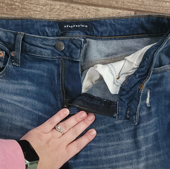 Aeropostale Jeans Men's Size 30x30 Medium Wash Denim Distressed Straight Fit Y2K - Picture 2 of 5